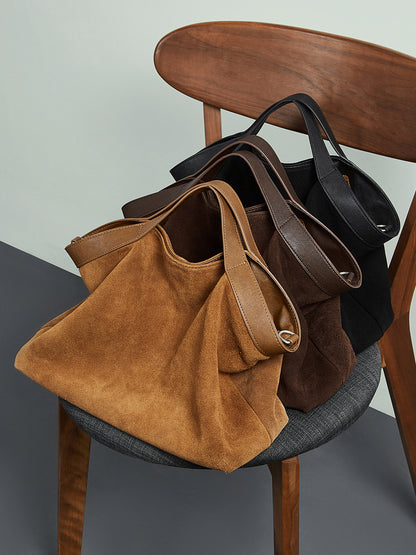 Interior view showing zip pocket and slip pocket organization