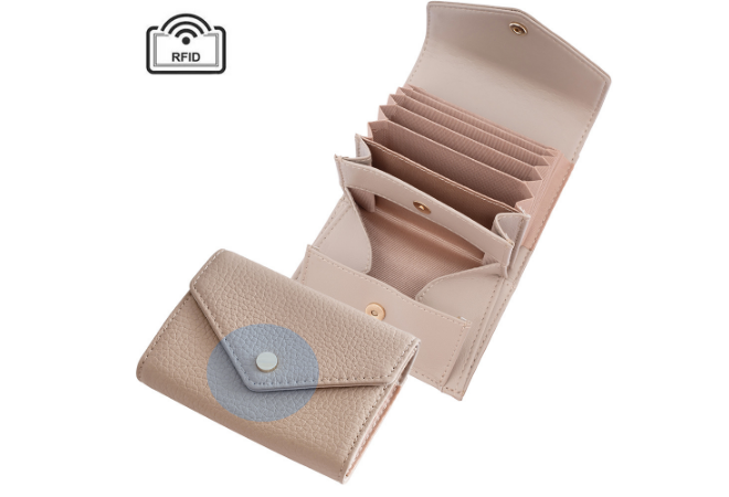 Mini zip pouch interior divider compartment detail