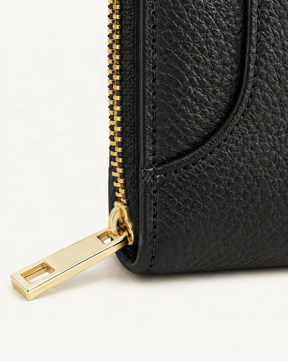 RFID-Blocking Pebbled Cowhide Wallet & Key Holder hardware and cowhide detail, close up